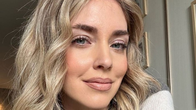 Chiara Ferragni, la tutina di pizzo è un must have per le feste natalizie