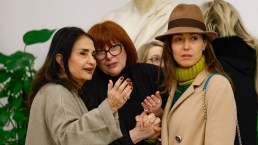 Sandra Milo, alla camera ardente l’ultimo addio degli amici, da Caterina Balivo ad Alberto Matano