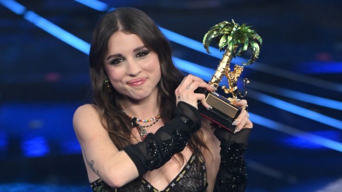 Angelina Mango, Amici festeggia l’ex alunna, il messaggio di Mattia Zenzola