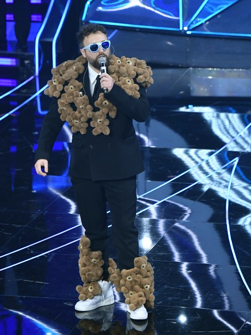 Dargen D'Amico durante la prima serata di "Sanremo 2024"
