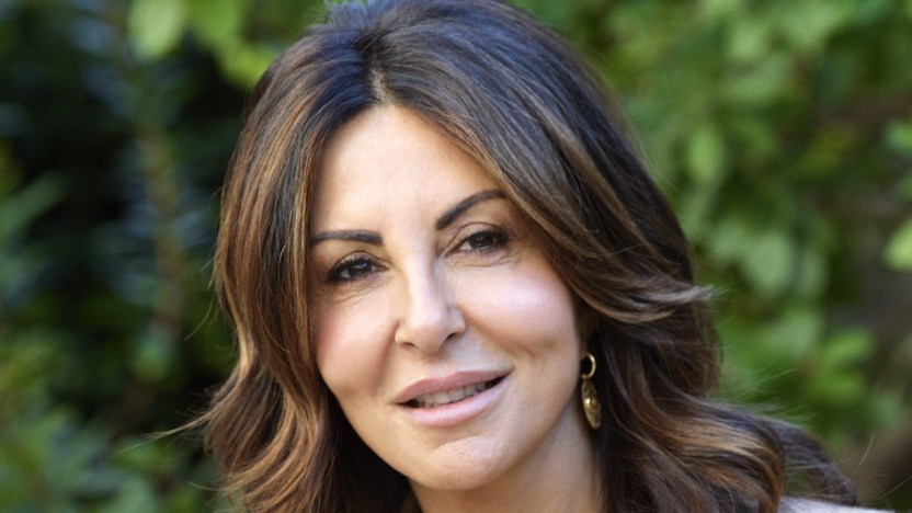Sabrina Ferilli bellissima a 54 anni, i segreti della sua forma fisica