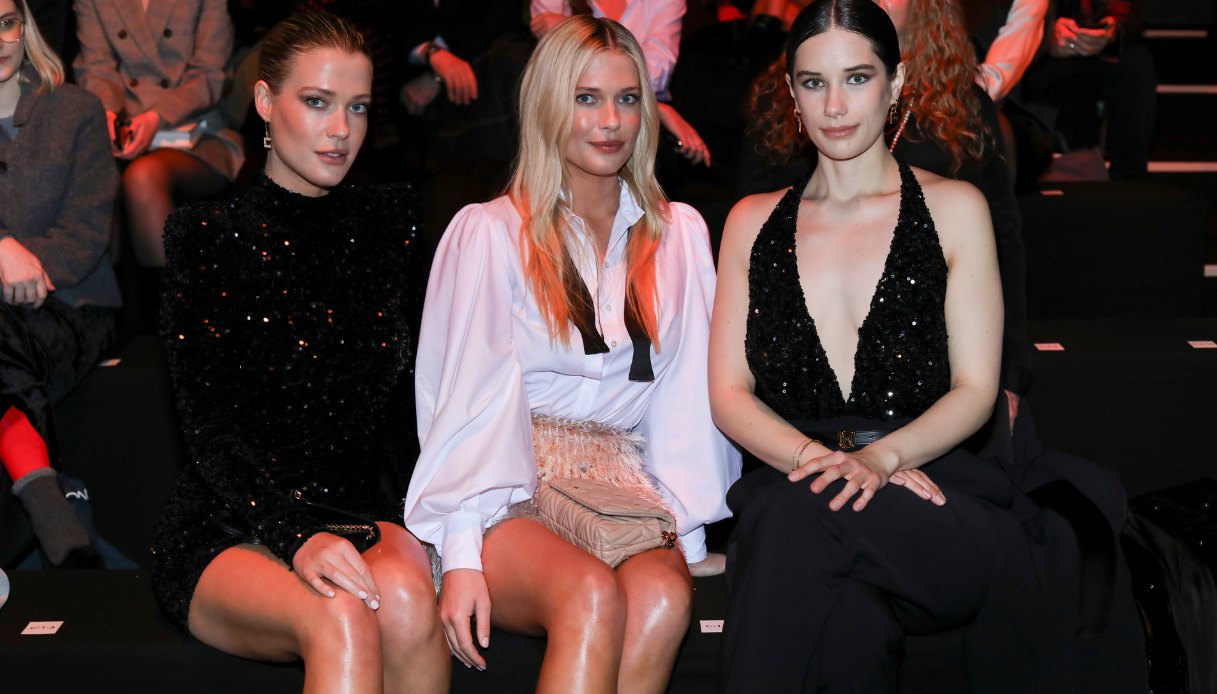 Lady Amelia Spencer, Lady Eliza Spencer e l'attrice americana Ella Travolta ospiti della sfilata di Elisabetta Franchi