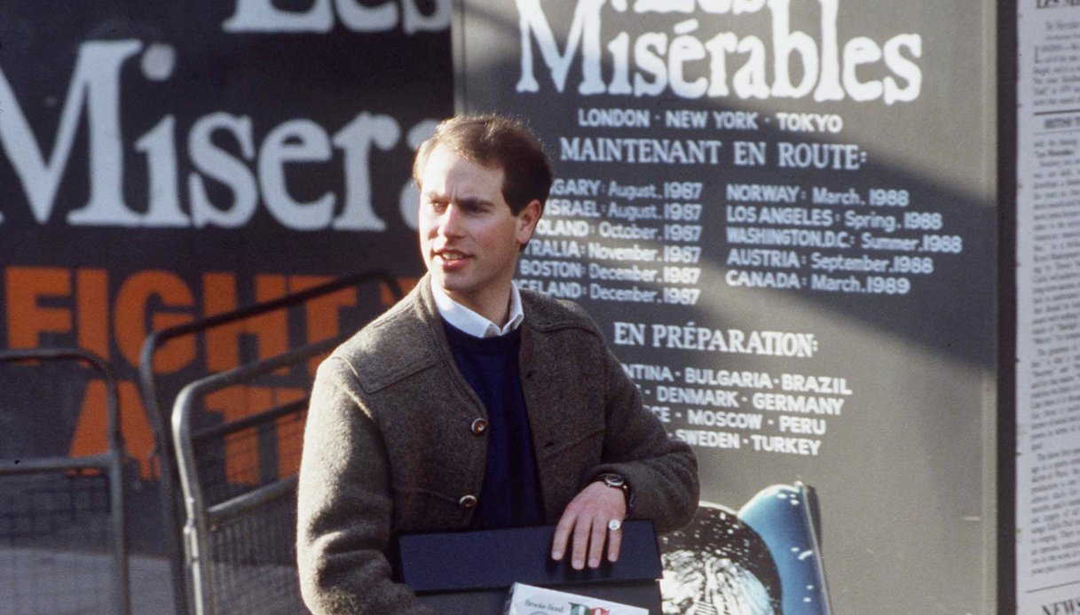 Il Principe Edoardo il primo giorno di lavoro al Palace Theatre di Londra nel 1988