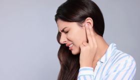 Otite: quali sono i sintomi, le cause e le cure