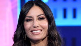 Elisabetta Gregoraci seduce con il cherry dress, il make up da replicare