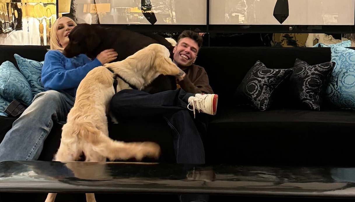 Fedez con Paloma a casa di Donatella Versace