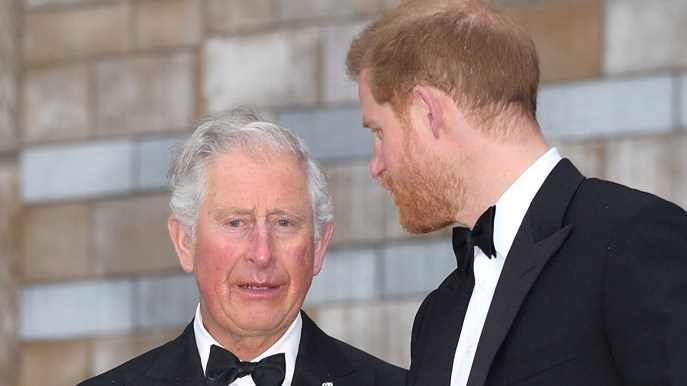 Carlo ha il cancro, condizioni di salute del Re: rifiuta il divorzio di Harry