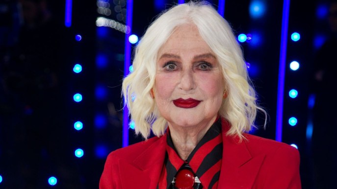 Loretta Goggi lascia Tale e Quale Show. L’annuncio: “Scendo dal treno”