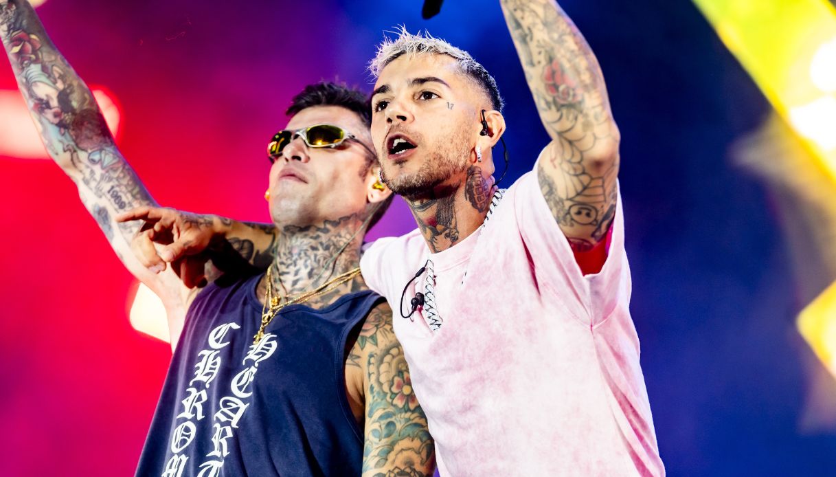 Fedez ed Emis Killa alla tappa di Genova del "105 Summer Festival"