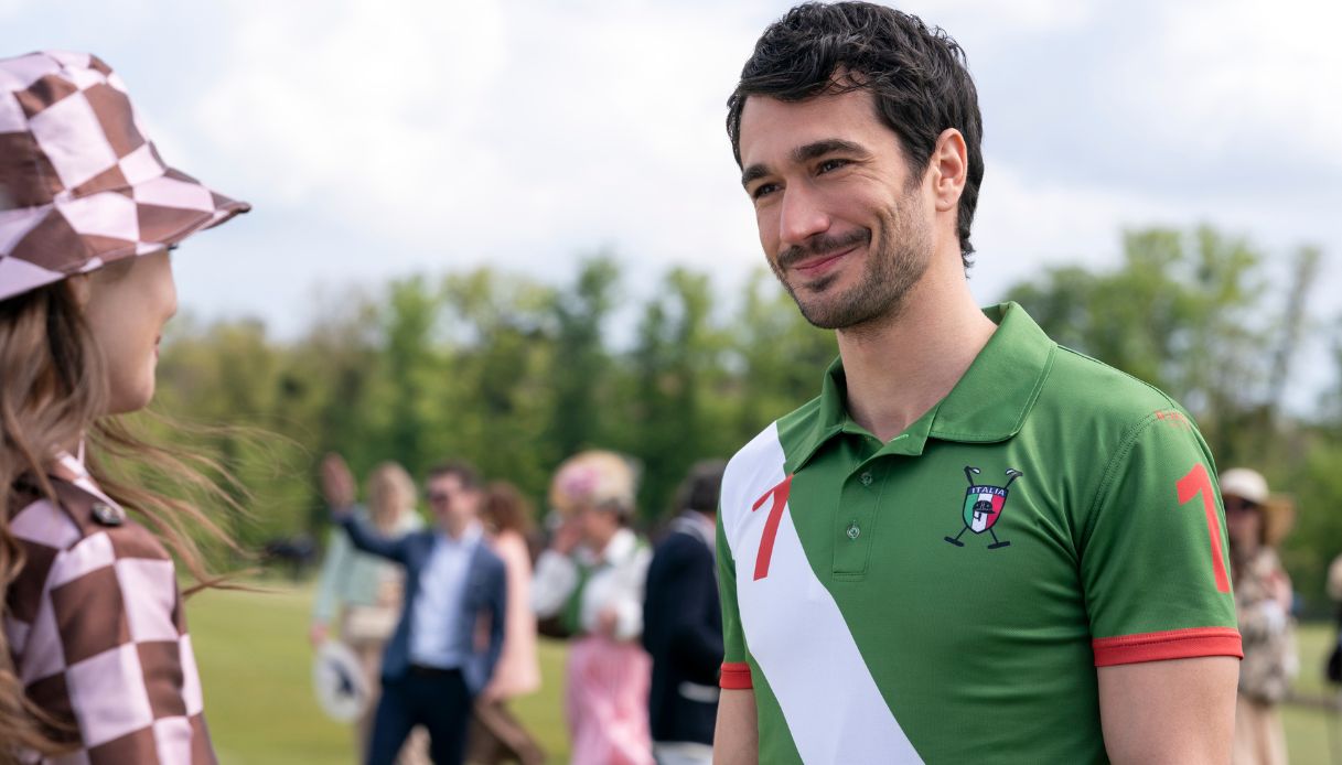 Eugenio Franceschini in una scena di “Emily in Paris 4”