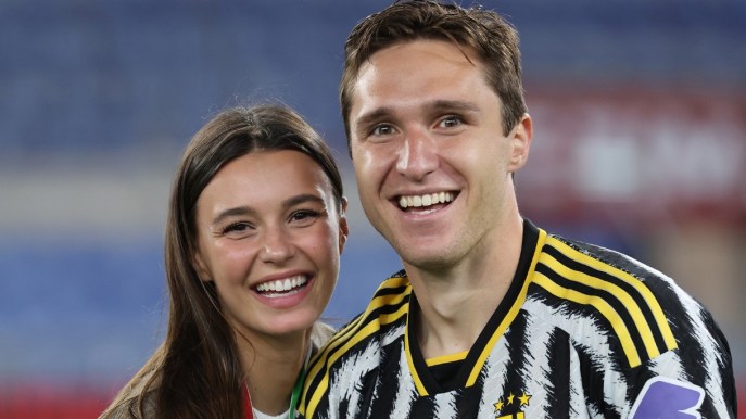 Matrimonio Chiesa e Lucia Bramani, il bacio degli sposi: la prima foto da marito e moglie