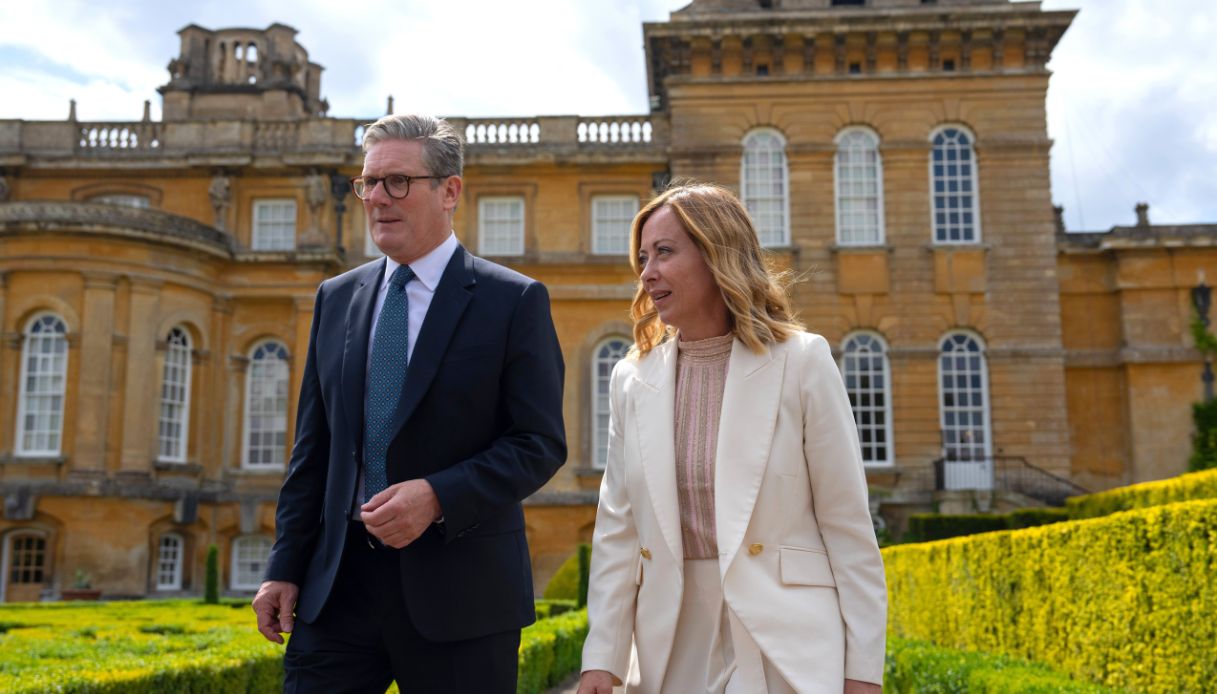 Giorgia Meloni e il primo ministro britannico Keir Starmer