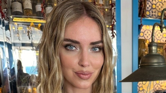 Chiara Ferragni tagga l’hotel che la ospita ma la struttura deve bloccare i commenti. E non è la prima volta