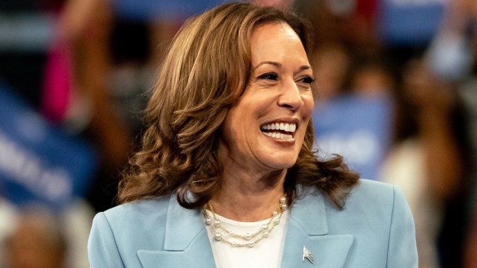 Kamala Harris e il suo segreto di stile: i look più significativi sono messaggi al Paese