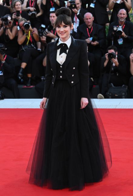 Venezia, le pagelle ai look della prima serata