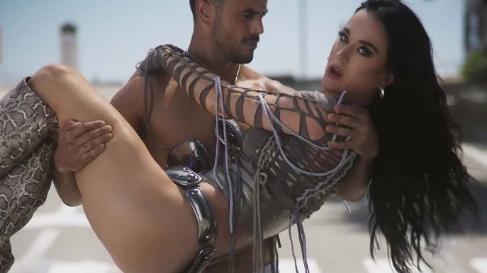 Il ritorno di Katy Perry con l’album 143, più sensuale e provocante che mai