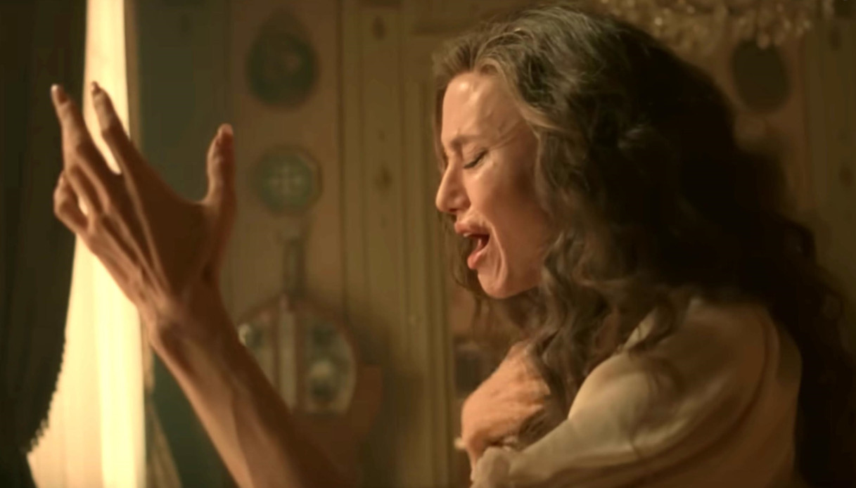 Angelina Jolie in "Maria"