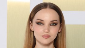 Dove Cameron senza veli e sensualissima: gli scatti per salutare Parigi (con Damiano)