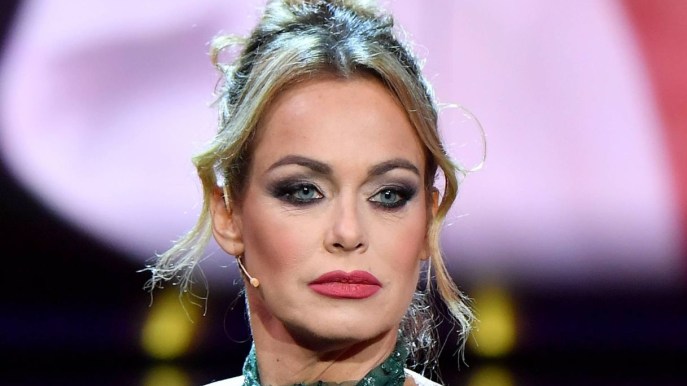 Sonia Bruganelli ancora infortunata a Ballando con le Stelle: “Terza costola fratturata”