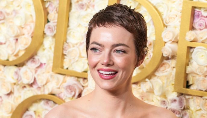 Emma Stone, il cambio look "drastico" per i Golden Globes conquista: bellissima