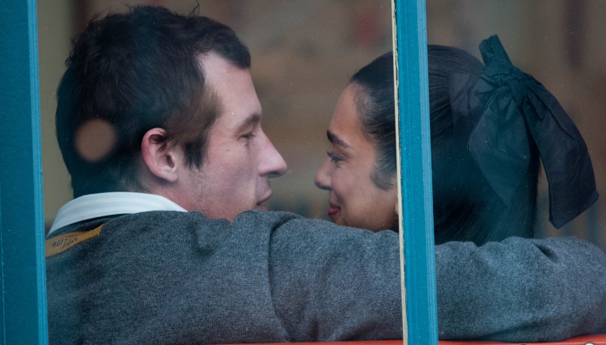 Dua Lipa e Callum Turner: quando l’amore brilla