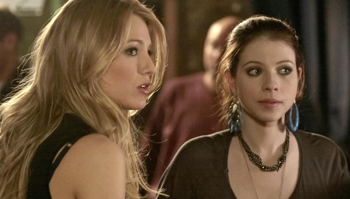 Blake Lively e Michelle Trachtenberg sul set di "Gossip Girl"