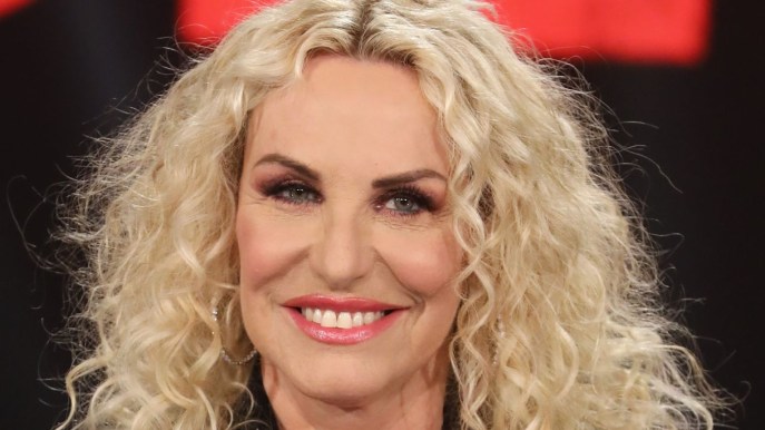 Ascolti tv del 4 aprile, The Voice Senior di nuovo contro Tradimento