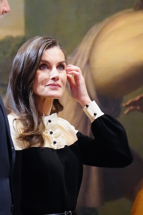 Letizia di Spagna tuta bicolore