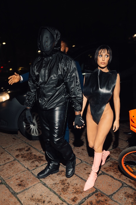 Bianca Censori e Kanye West alla sfilata di Marni, settembre 2024