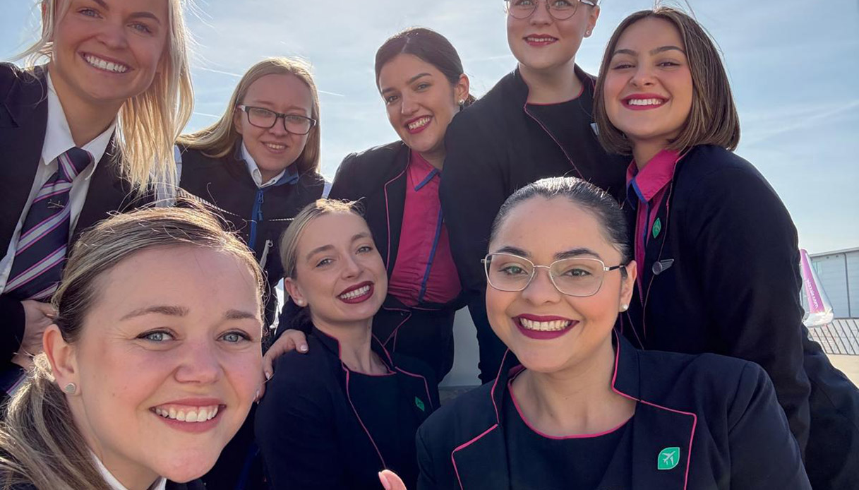 Londra, un volo con un team tutto al femminile - tra piloti e personale di cabina