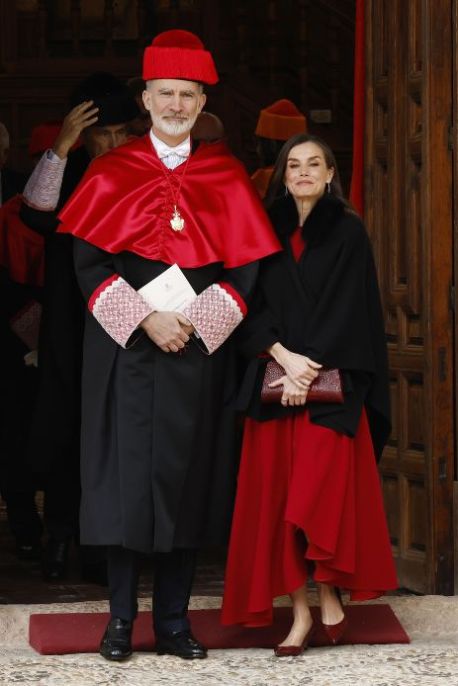 Re Felipe e Letizia di Spagna all'Università di Alcalà