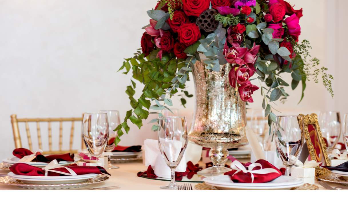 Un matrimonio nei colori cremisi e oro