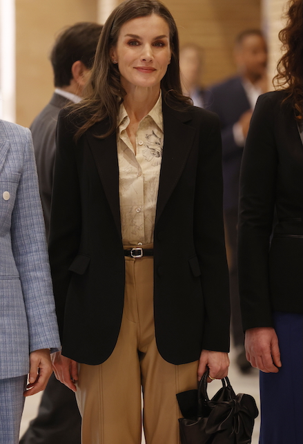 La borsa a fiocco di Letizia di Spagna