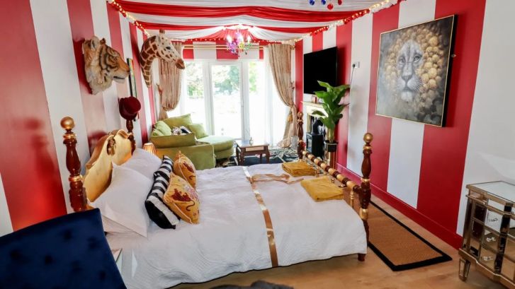 La casa vacanze più eccentrica di sempre, ispirata ai tendoni del circo