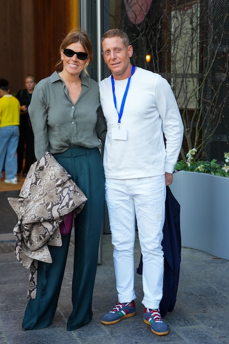 Lapo Elkann e Joan Lemos alla Paris Fashion Week 2025