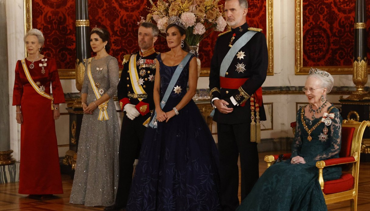 La regina Letizia e il re Felipe e la regina Margrethe e la principessa Maria e il principe Frederik e la principessa Benedikte partecipano al banchetto di Stato al palazzo di Christiansborg il primo giorno della visita di Stato di tre giorni della coppia reale spagnola in Danimarca.
