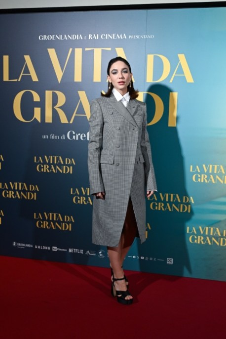 Matilda De Angelis, il beauty look primaverile alla prima de "La vita da grandi"
