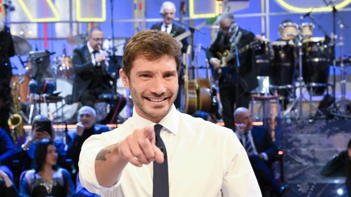 Striscia la Notizia, “Stefano De Martino deve essere onesto sul gioco dei pacchi”