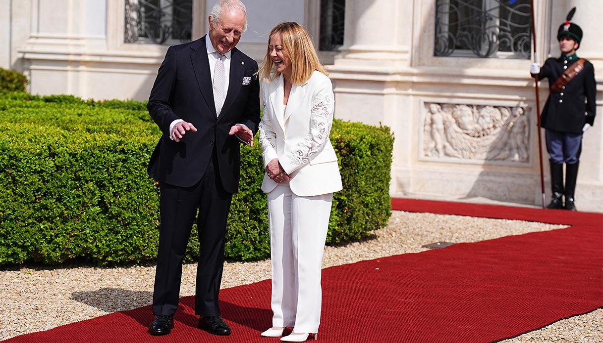 Giorgia Meloni Re Carlo