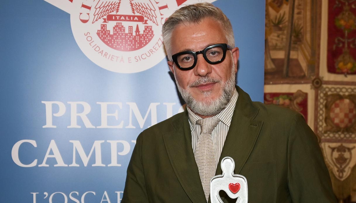 Damiano Rizzi nel 2022 con il Premio Campione dei City Angels