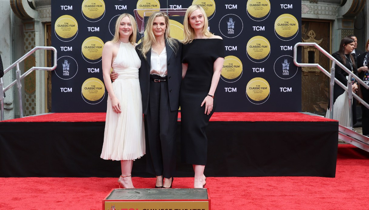 Michelle Pfeiffer con Dakota ed Elle Fanning