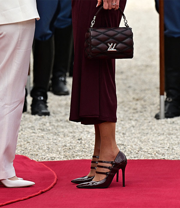 Rania di Giordania borsa scarpe