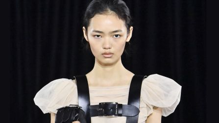 Guida allo stile dark coquette: cosa è e quali capi scegliere