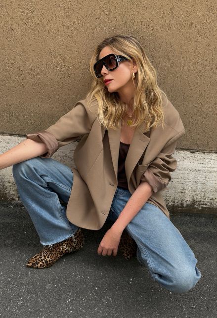 Alessia Marcuzzi stivali leopardati
