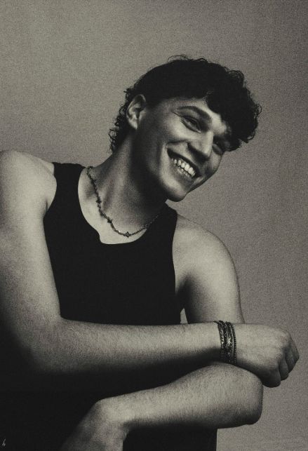 Nicolò, la cover di "Un'ora di follia"