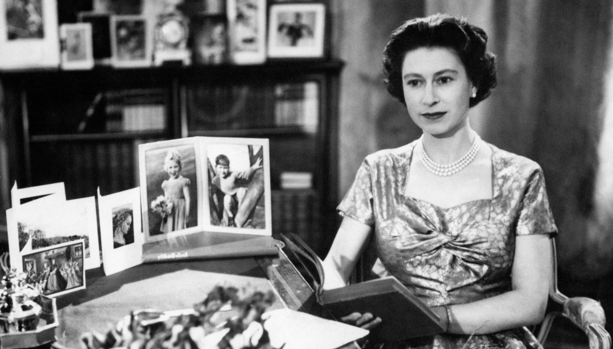 Il primo discorso di Natale della Regina Elisabetta trasmesso in tv nel 1957