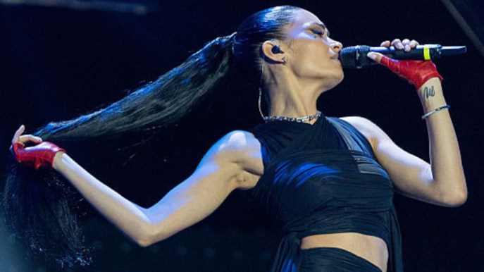 Elodie regina del Concerto del Primo Maggio: il look total black è favoloso