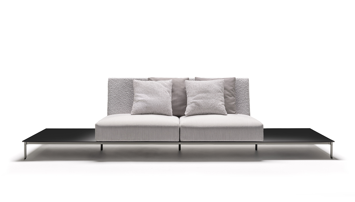 Balestro 24 di Living Divani porta il minimalismo raffinato anche all’esterno