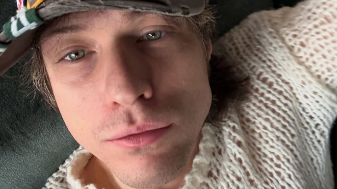 Irama torna dopo mesi di silenzio e fa un regalo ai fan