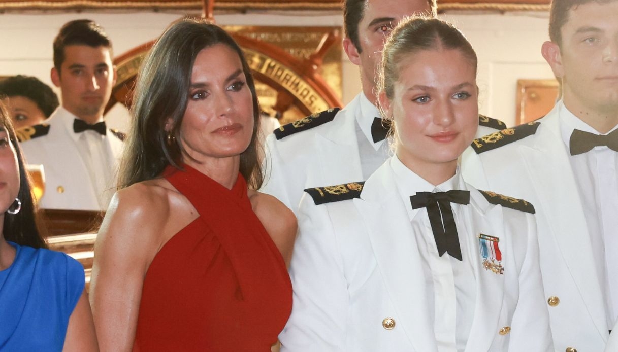Letizia di Spagna al ricevimento insieme a Leonor